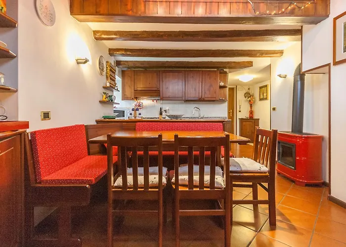 Casa Silva アパート ファルカーデ